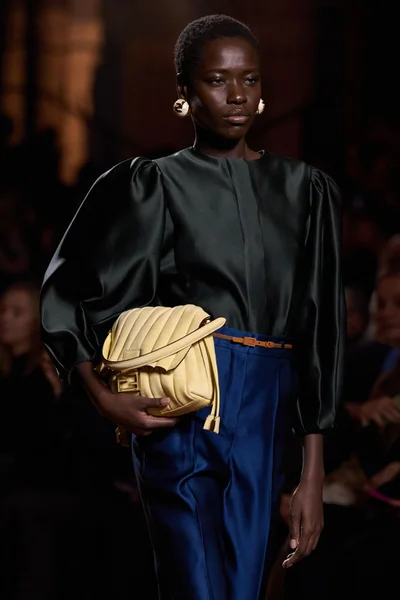 Look 95